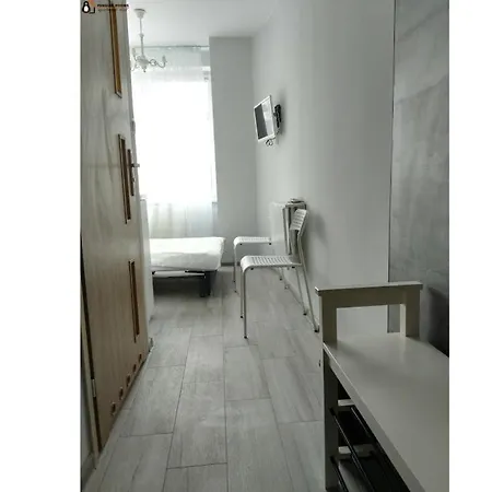 Penguin 2120 Apartman *